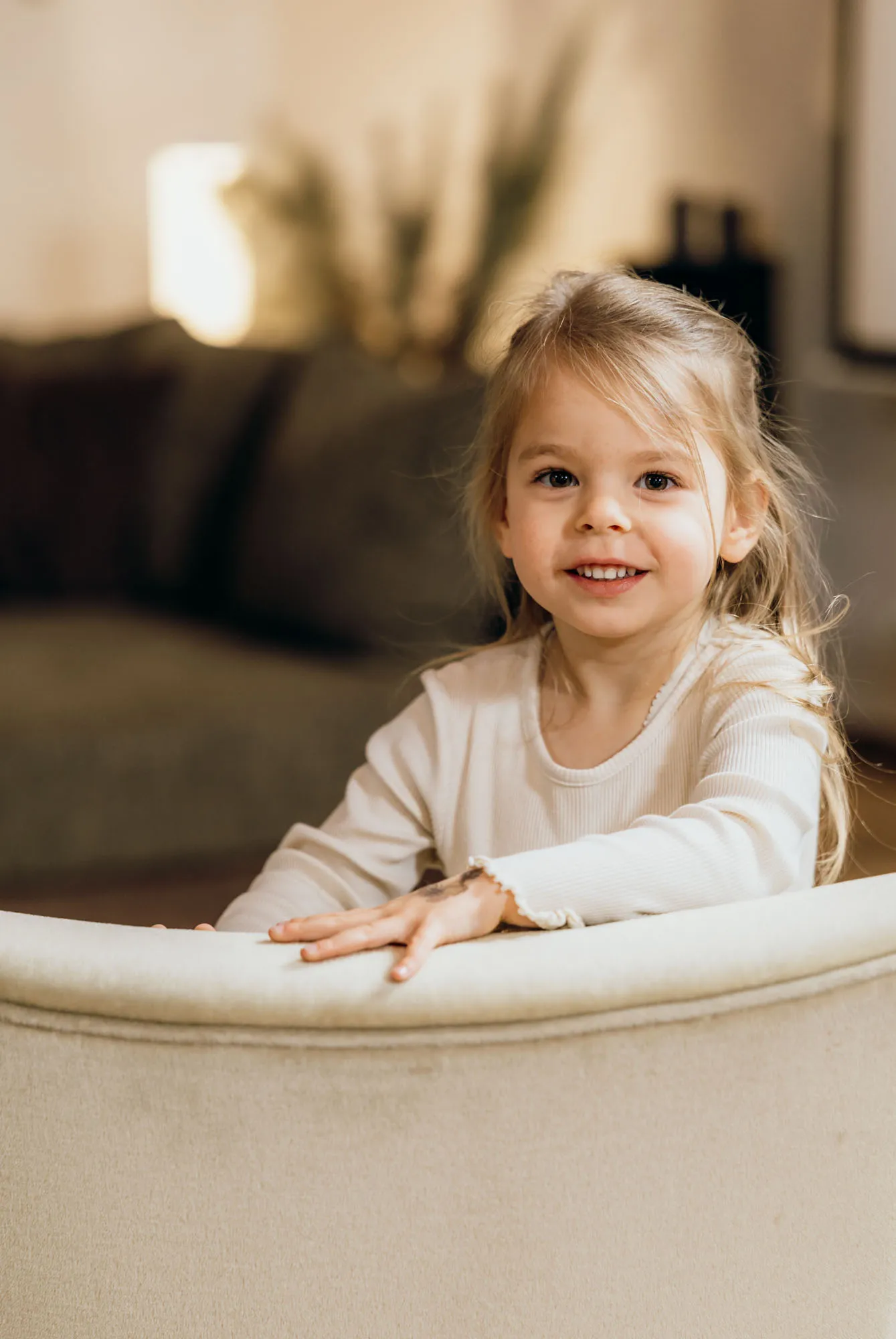Familie beim weihnachtlichen LoveDays-Shooting