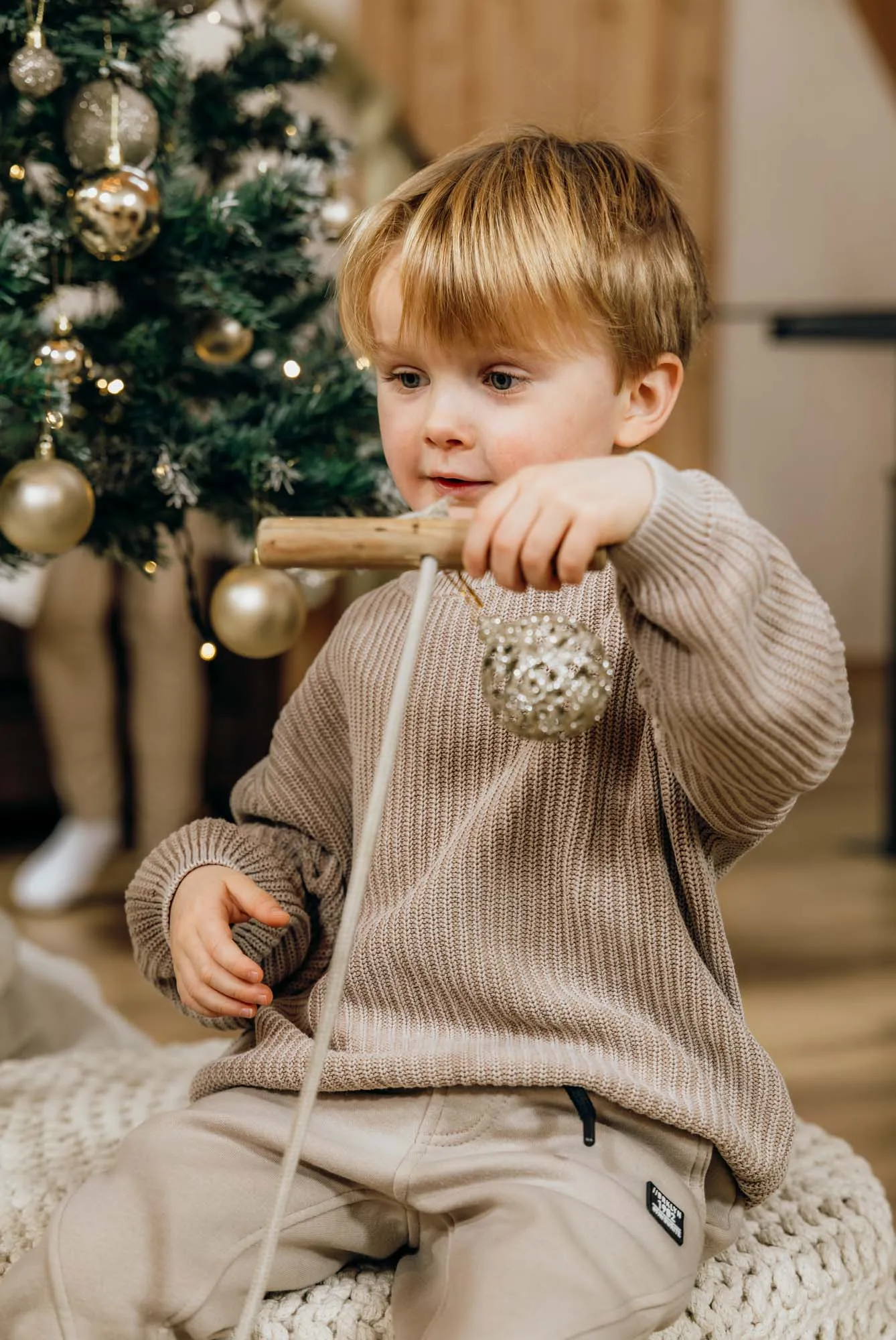 Familie beim weihnachtlichen LoveDays-Shooting